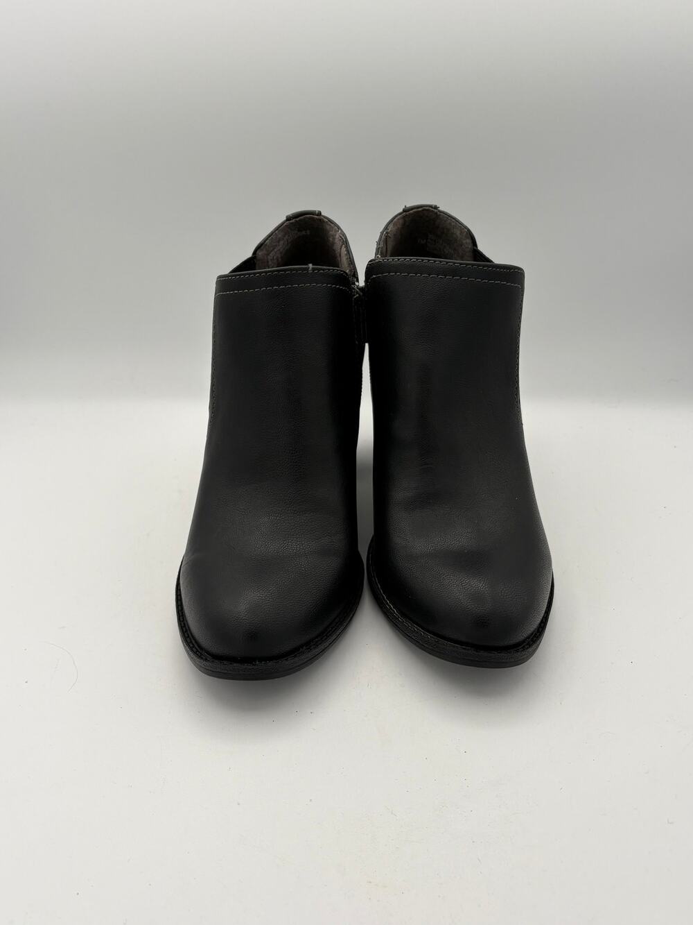 Women’s Eüro Soft Size 8 Black Leather Ankle Boots